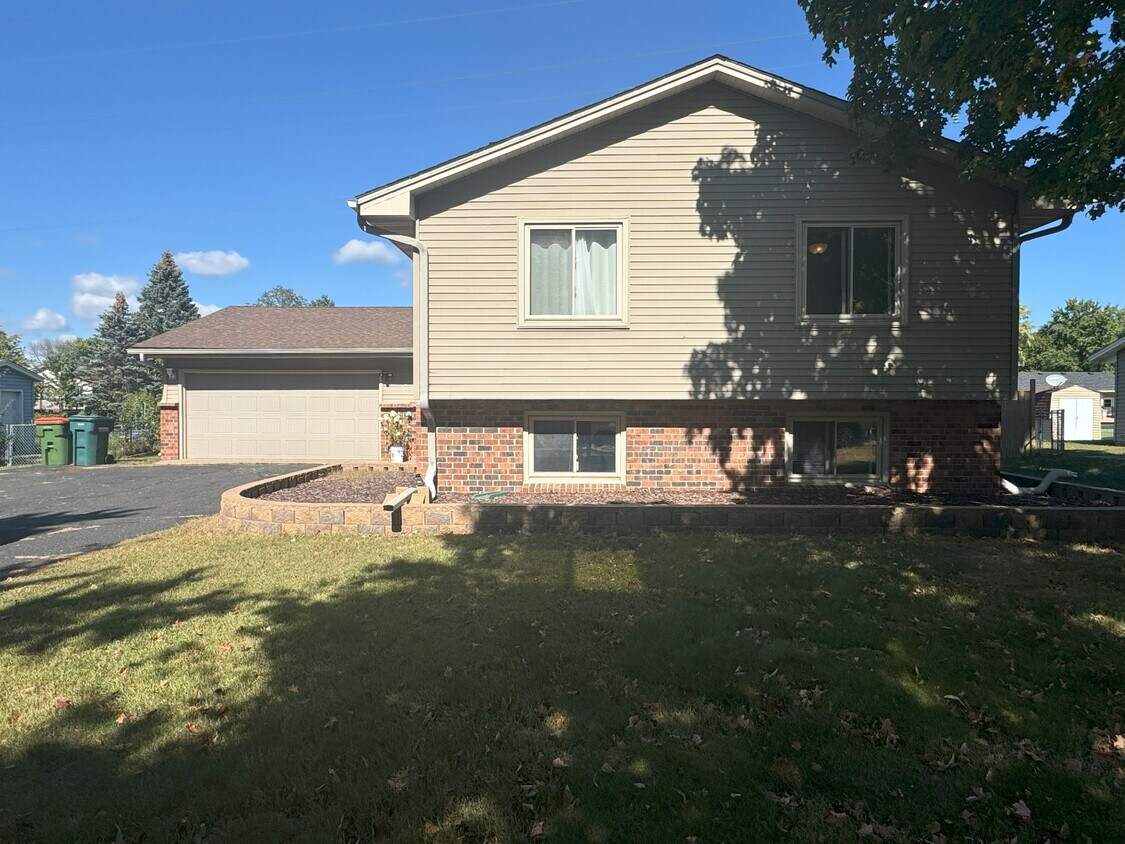 Foto principal - 1041 127th Ave NE
