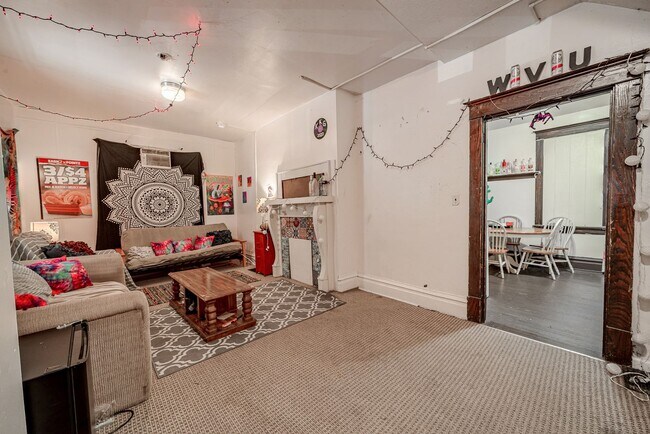 Foto del edificio - 3 Bedroom/ 2 Bathroom House -Near WVU Main...