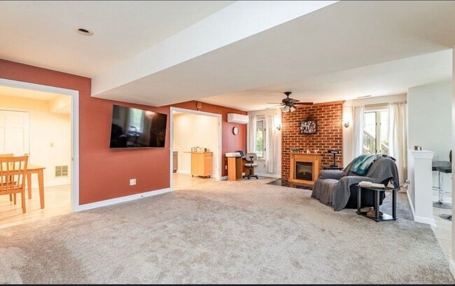 Building Photo - 1235 Cumberland Dr