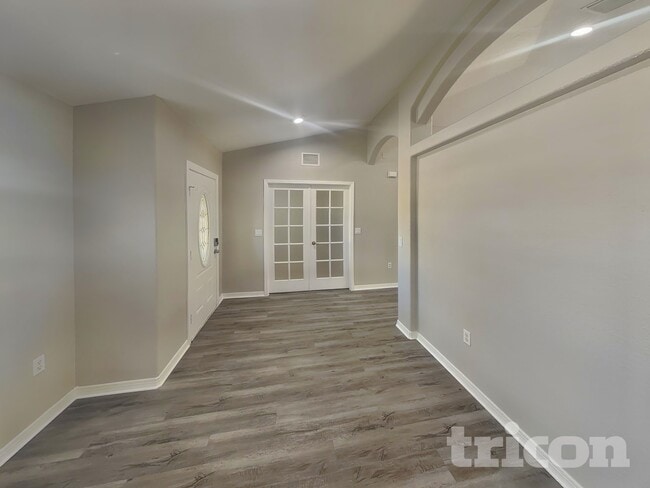 Building Photo - 1181 Creekview Ct