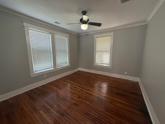 Foto del edificio - 2078 Walker Ave