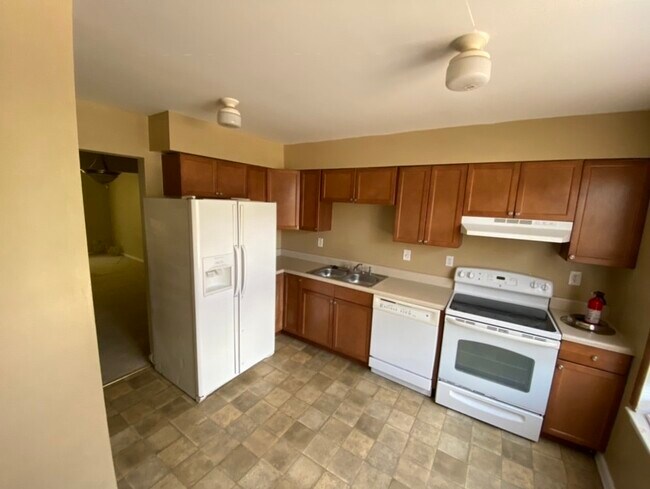 Building Photo - 5387 Grand Lake Crescent