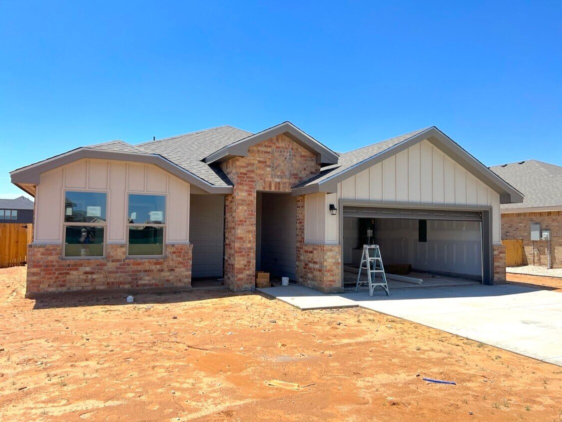 Primary Photo - Gorgeous 3 Bedroom Available In Greenwood