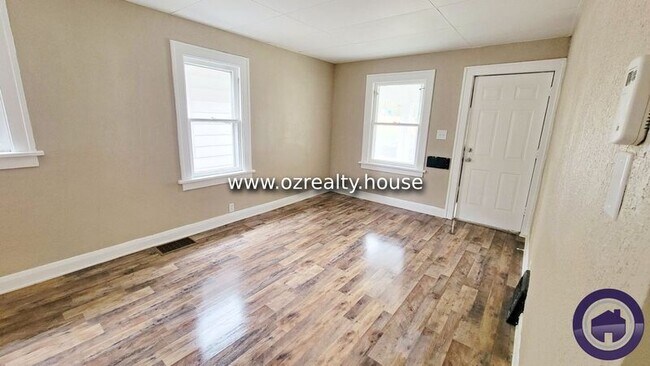 Building Photo - 149 Corinth St
