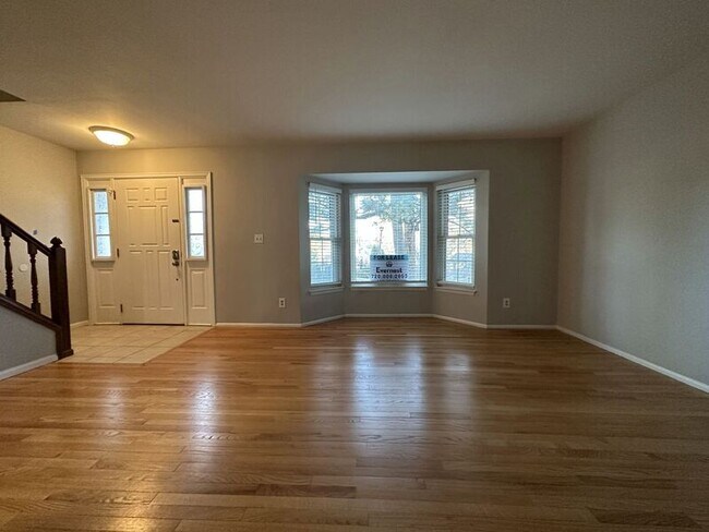 Foto del edificio - 7035 E Briarwood Dr