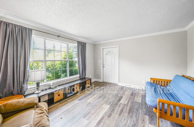 Building Photo - 4504 Guerlain Way 2