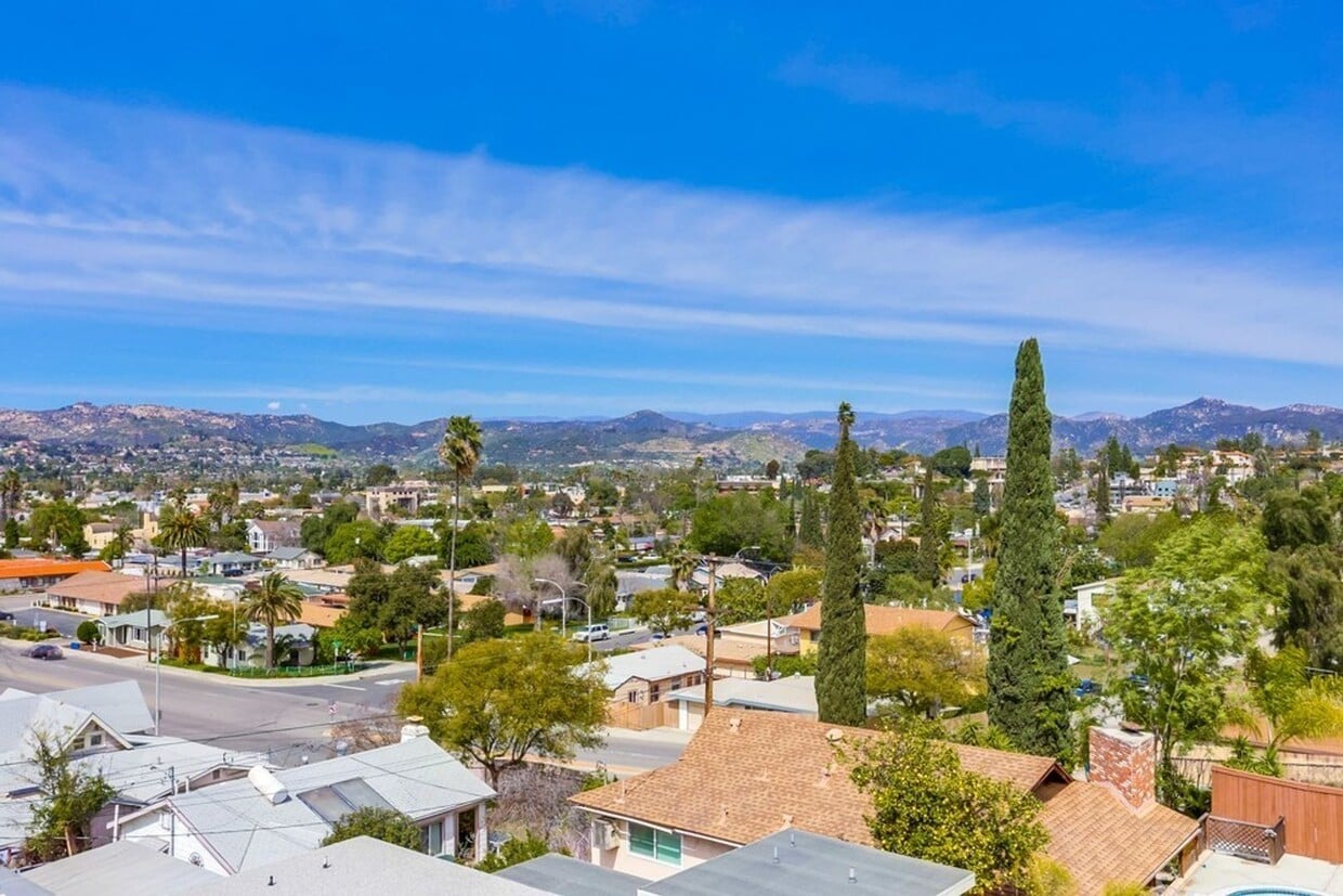 Foto principal - 840 E 3rd Ave
