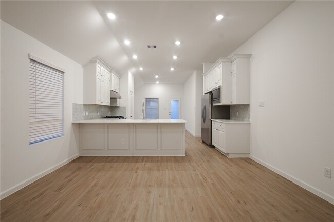 Foto del edificio - 27011 Aurora Gdn Ln