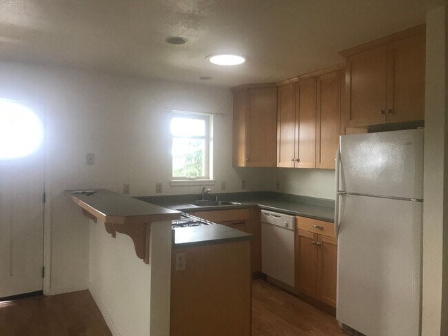 Building Photo - 655elli