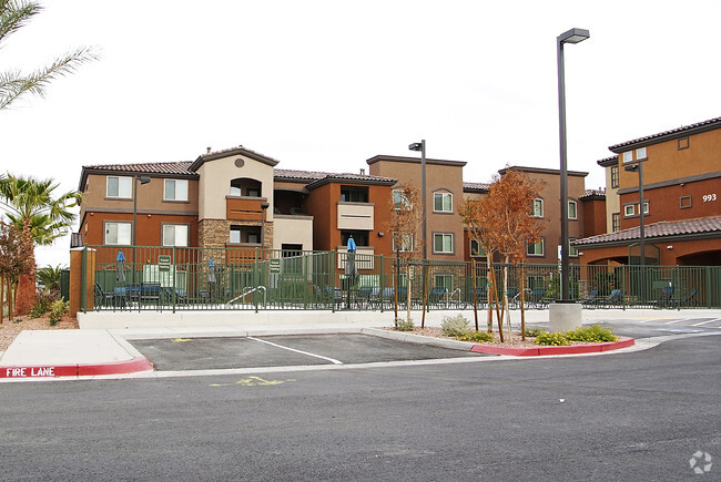 Foto del edificio - Boulder Pointe