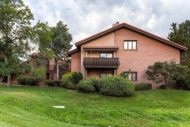 Spacious 2Bd/2.5Ba Luxury Loft-Style Condo in Frasier Meadows - Spacious 2Bd/2.5Ba Luxury Loft-Style Condo in Frasier Meadows