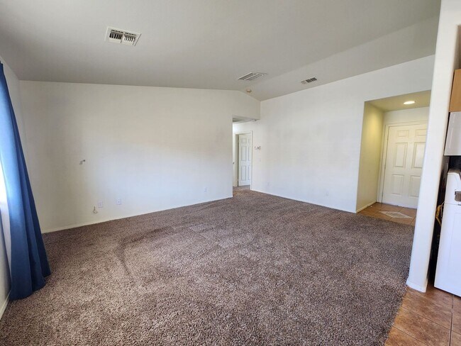 Foto del edificio - Beautiful 3 bedroom  2 bath