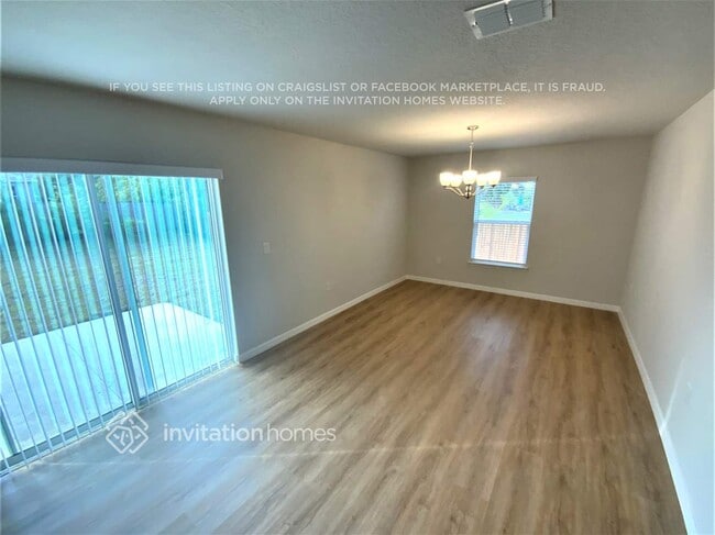 Foto del edificio - 158 Carmelite Ave NW