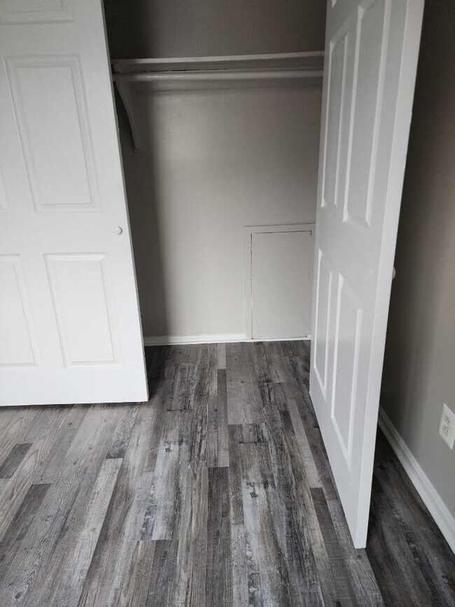 Building Photo - 1615 Olive St NE