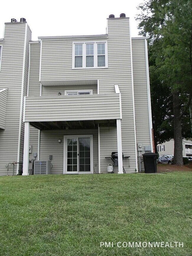 Foto del edificio - 3042 Winterberry Dr