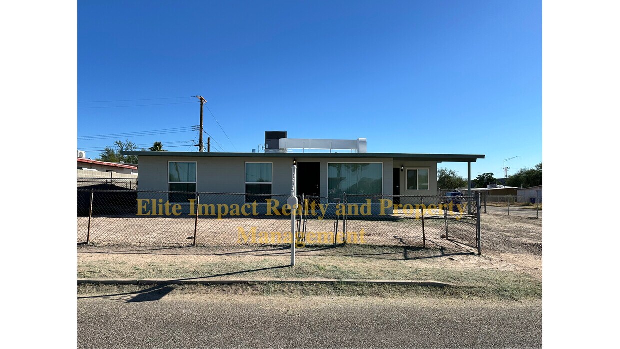 Foto principal - 917 W Illinois St