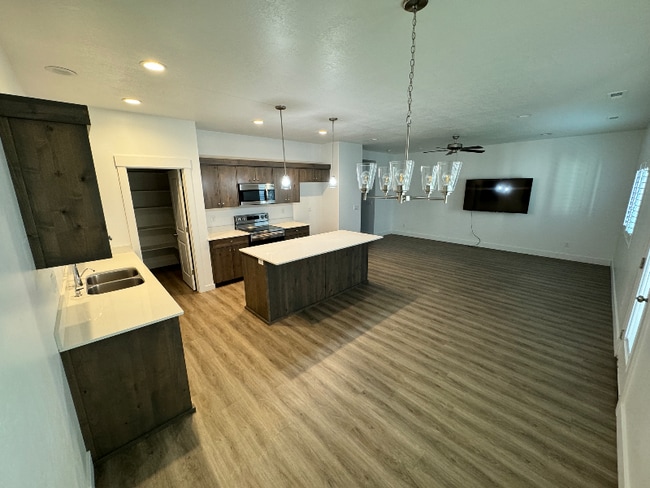 Building Photo - 2080 W 1755 S