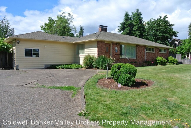 Building Photo - 3810 SW West Hills Rd
