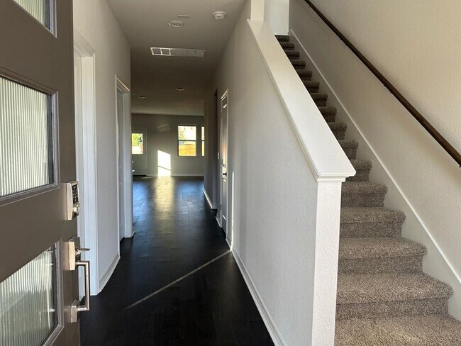 Building Photo - 74 Prospector Ln