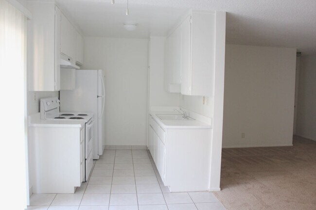 Building Photo - 524 Raymond Ave