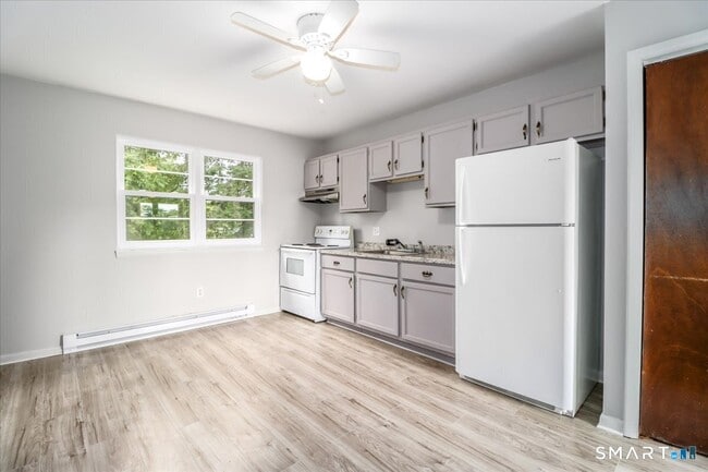 Building Photo - 96 Belair Dr