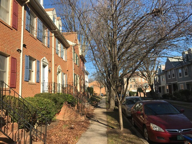 Foto del edificio - 1174 N Vermont St