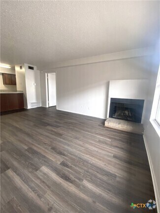 Building Photo - 205 Craddock Ave
