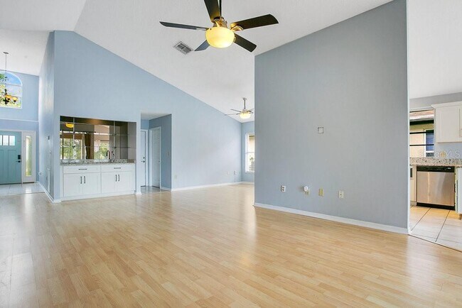 Foto del edificio - 3030 Tall Timber Dr