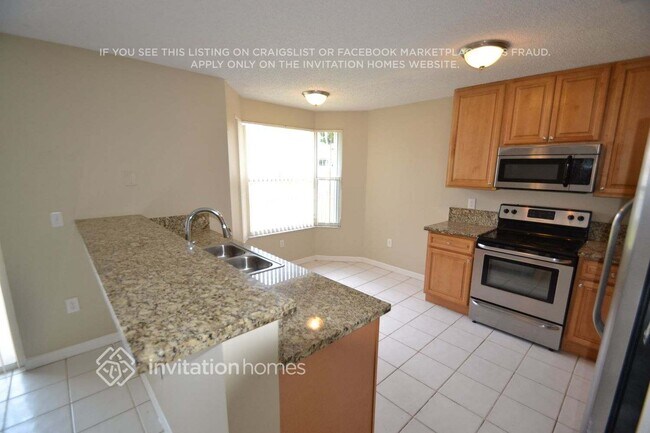 Foto del edificio - 19145 NW 13th St