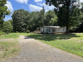 Building Photo - 15422 Sharpe Rd