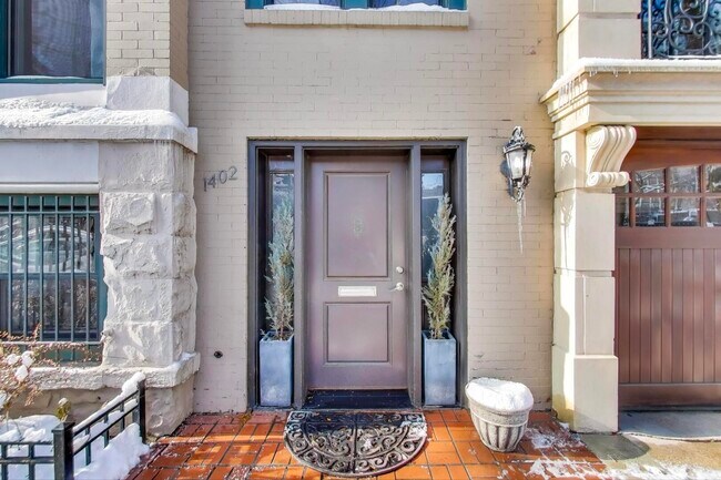 Foto del edificio - 1402 N La Salle Dr