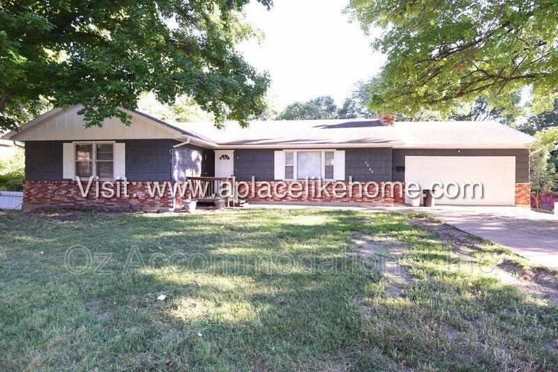 Primary Photo - 3640 Washington Ave