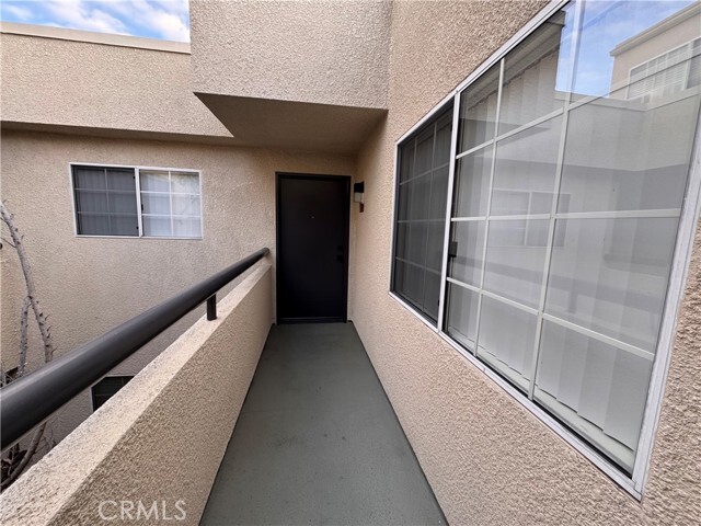 Building Photo - 5565 Canoga Ave