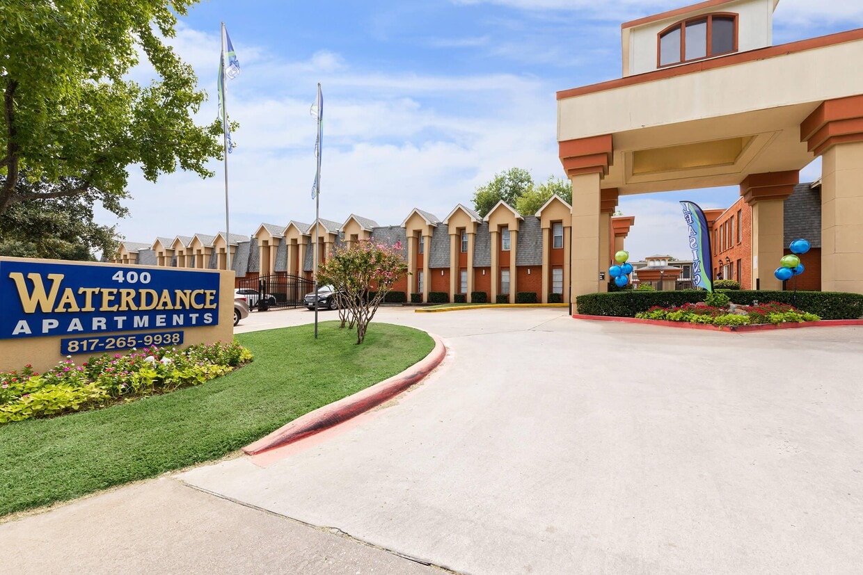 Waterdance Apartments 400 E Pioneer Pky Arlington, TX