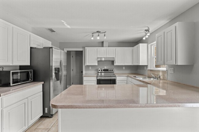 Foto del edificio - 300 Shadow Ridge Dr