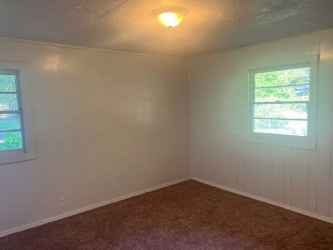 Foto del edificio - 8615 Beaumont Dr