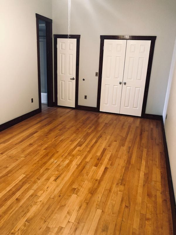 Foto del edificio - 115 E Tyler St