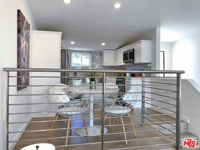 Foto del edificio - 4730 Crystal Springs Dr