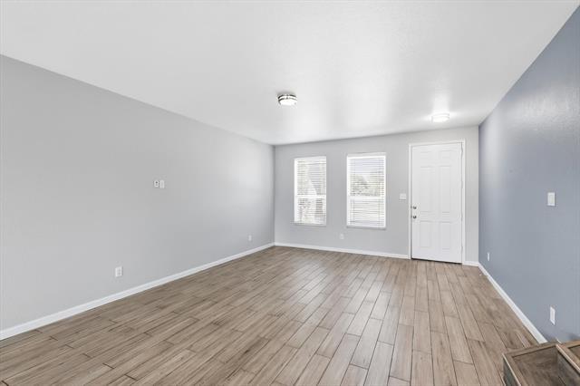 Foto del edificio - 913 Bloomfield Dr