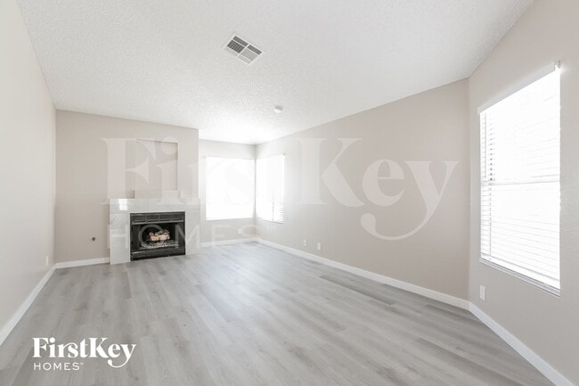 Building Photo - 3336 Surfline Dr