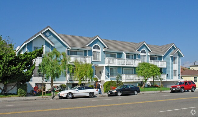 Building Photo - 10829 Palms Blvd