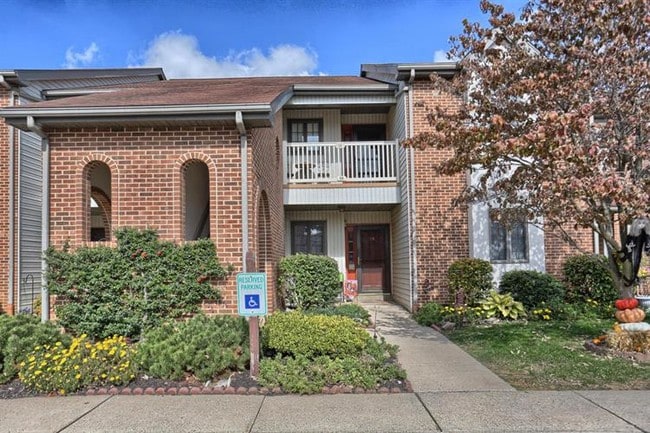 First floor unit - 93 Black Oak Dr