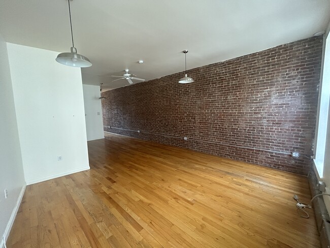 Foto del edificio - 258 E 138th St