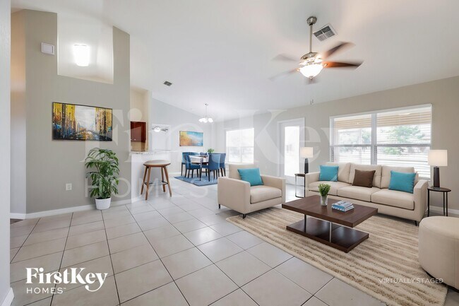 Foto del edificio - 414 Willowbrook Dr