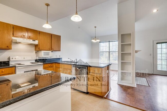 Building Photo - 1651 Ascension Bluff Dr