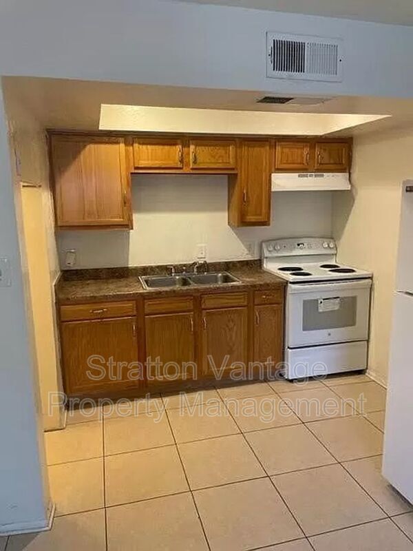 1421 E Fillmore St Unit 2, Phoenix, AZ 85006 Condo for Rent in