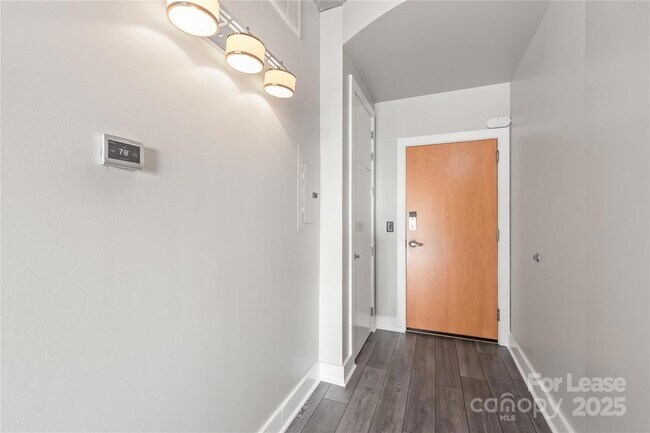 Foto del edificio - 505 E 6th St
