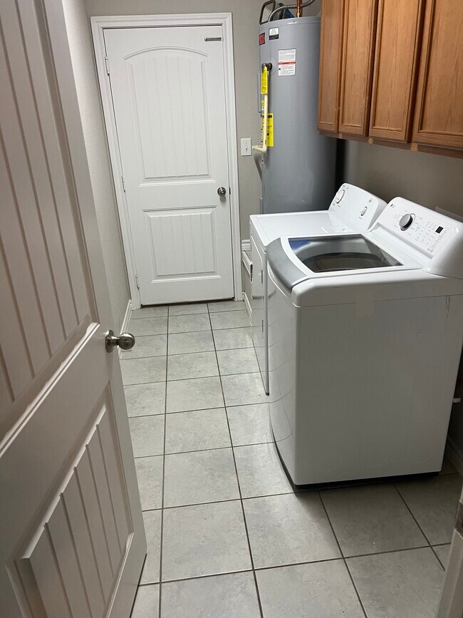 Building Photo - 1920 Elizabeth St