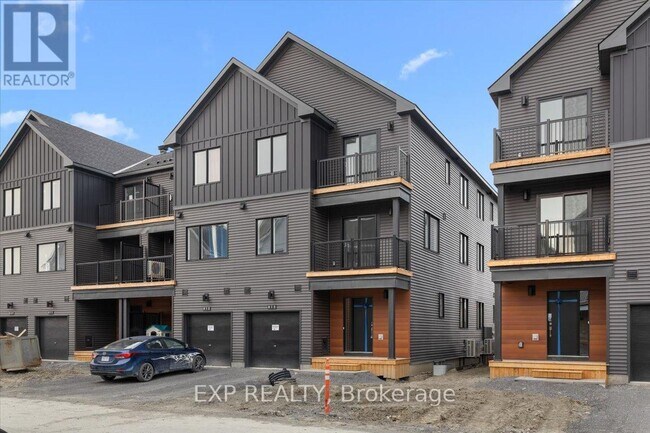 Building Photo - 815 Demulcent Ln