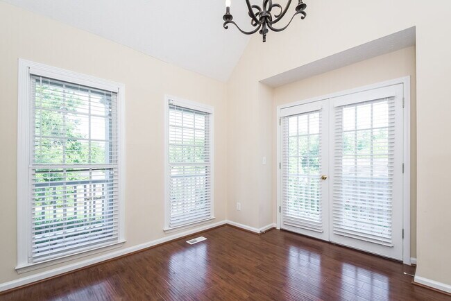 Building Photo - 39 Crestview Dr